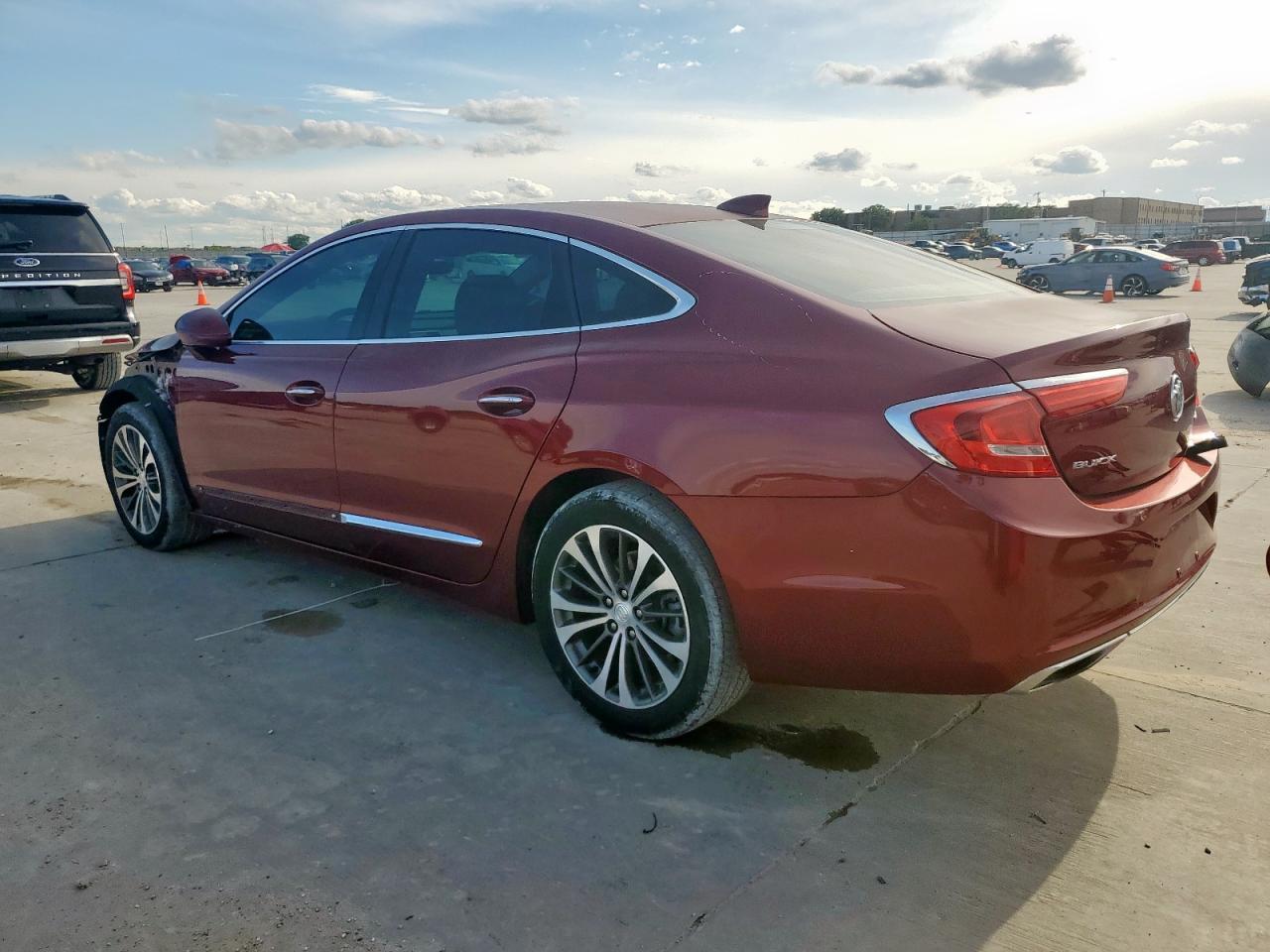 2017 Buick Lacrosse Essence - Фото 2