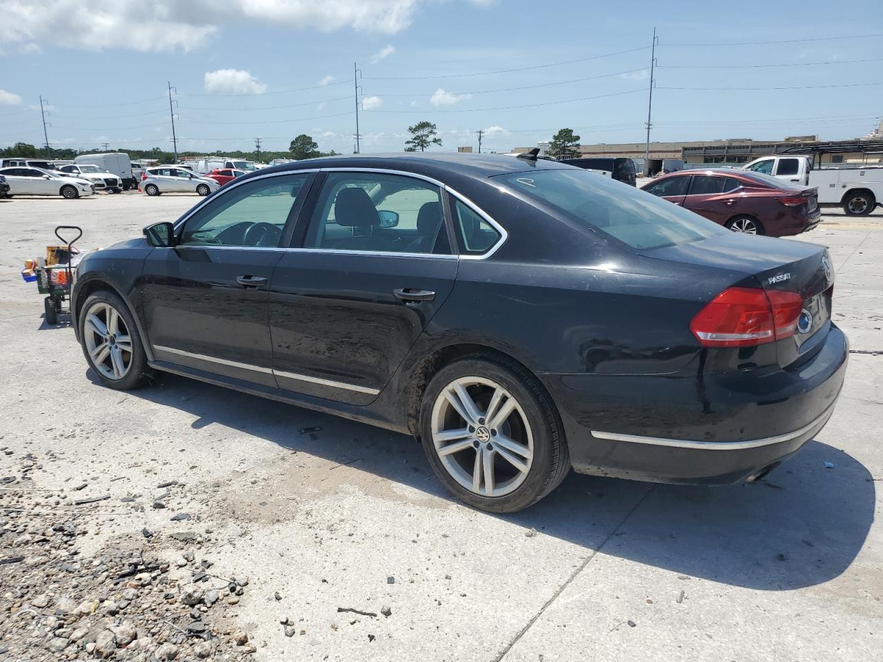 2013 Volkswagen Passat Sel - Фото 2