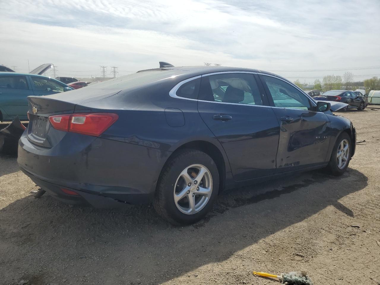 2017 Chevrolet Malibu Ls - Фото 3