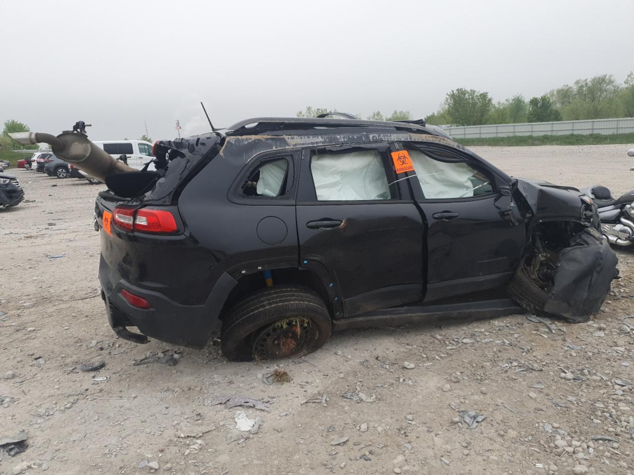 2016 Jeep Cherokee Trailhawk - Image 3