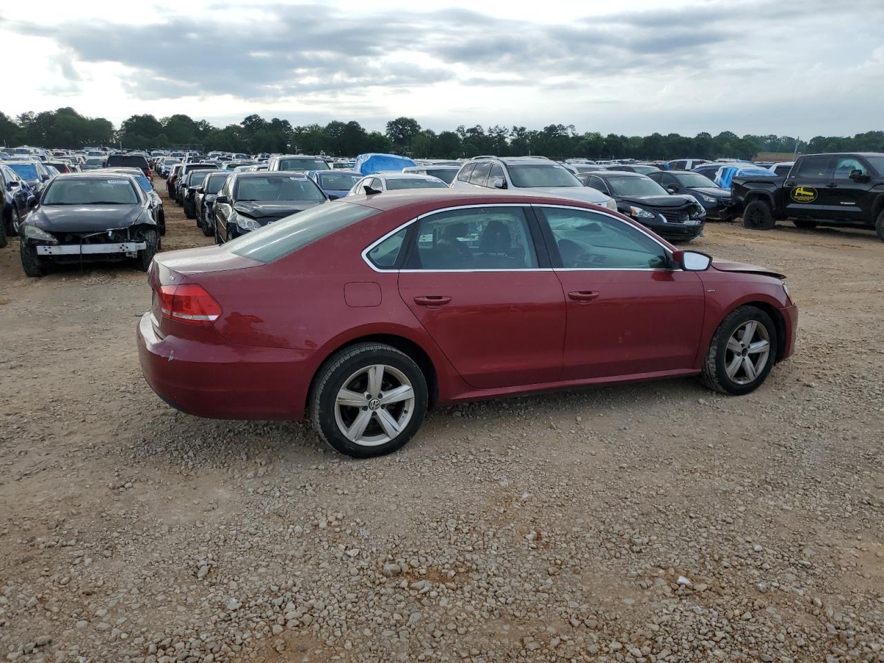 2015 Volkswagen Passat S - Фото 3