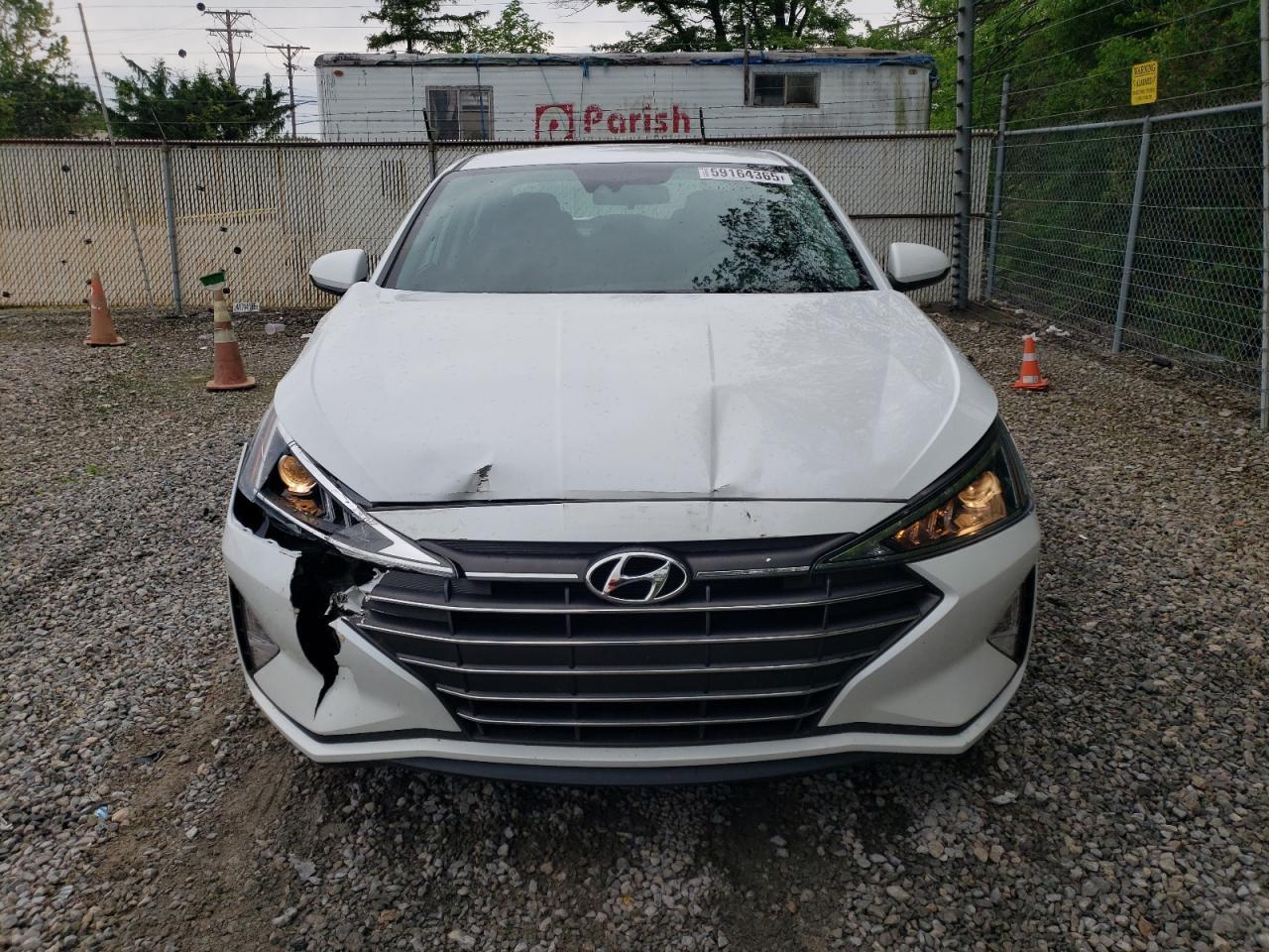2020 Hyundai Elantra Se - Фото 5
