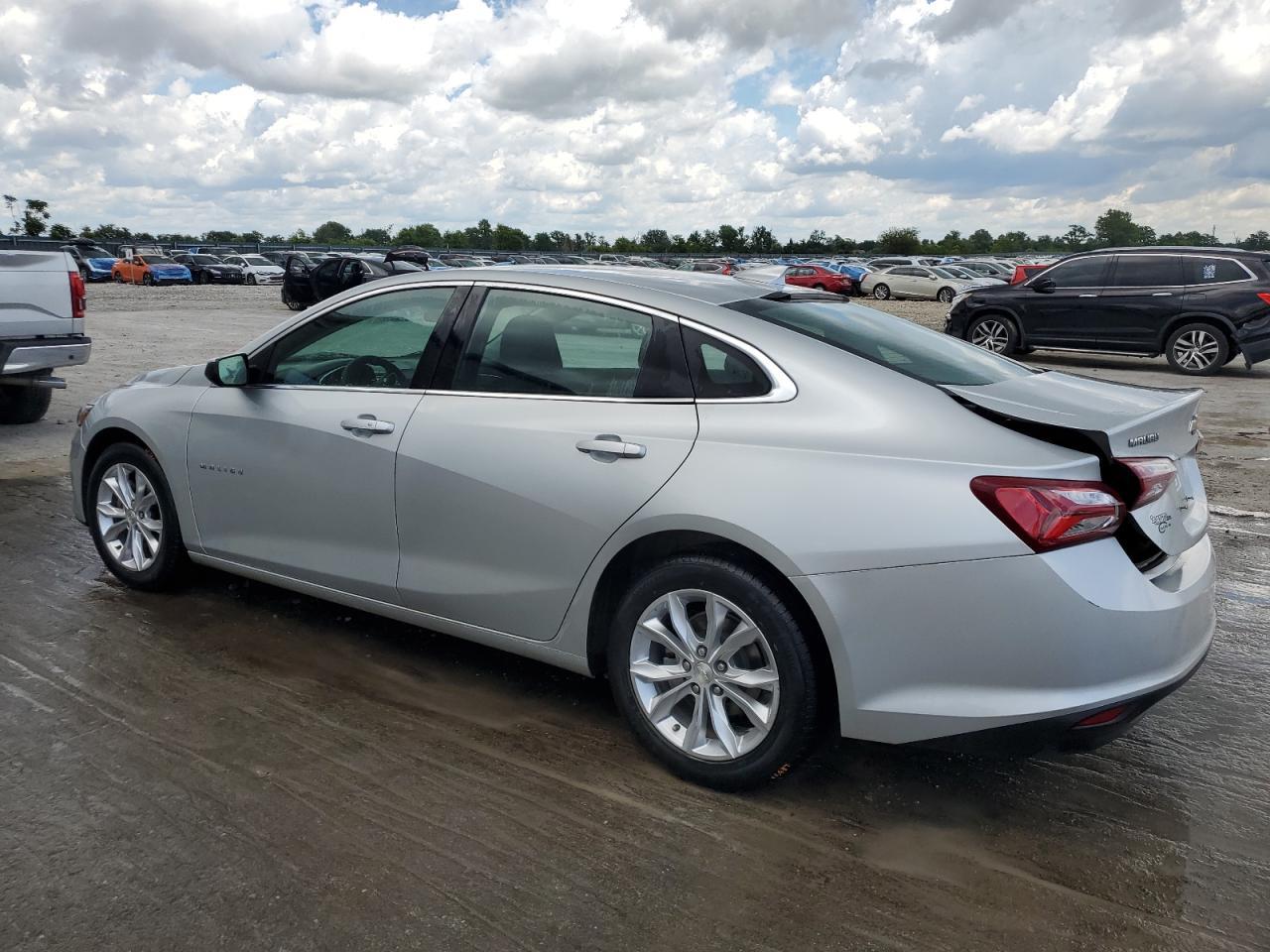 2020 Chevrolet Malibu Lt - Image 2