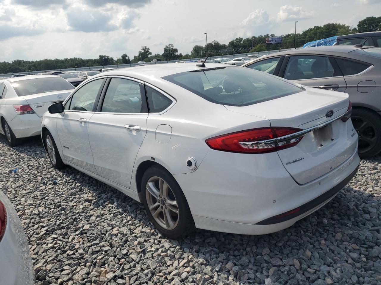 2018 Ford Fusion Se Hybrid - Image 2