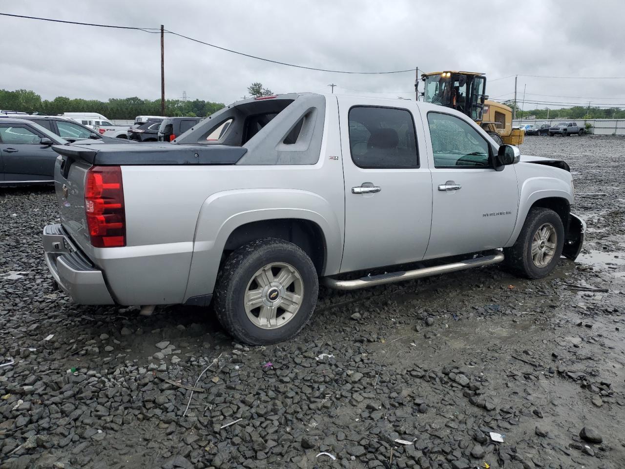 2010 Chevrolet Avalanche Lt - Фото 3