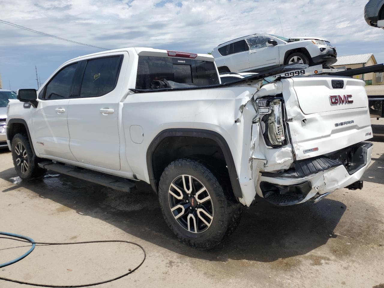 2020 GMC Sierra K1500 At4 - Image 2