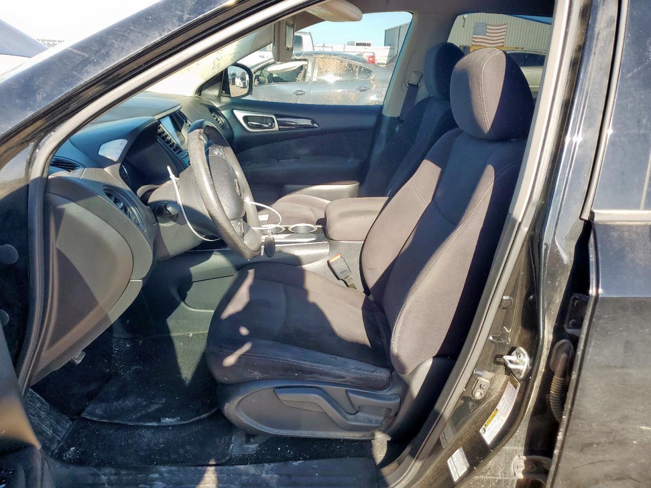 2013 Nissan Pathfinder S - Image 7