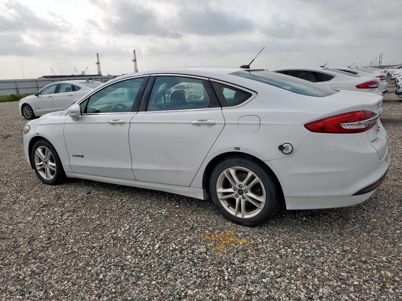 2018 Ford Fusion Se Hybrid - Фото 2
