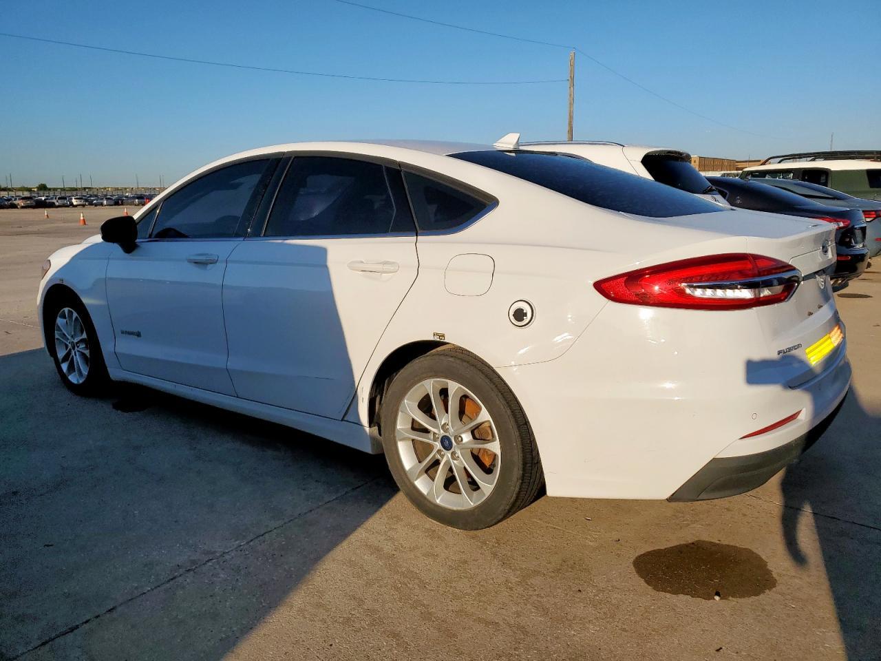 2019 Ford Fusion Se - Фото 2