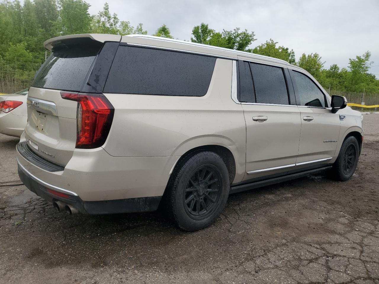 2021 GMC Yukon Xl Denali - Image 3