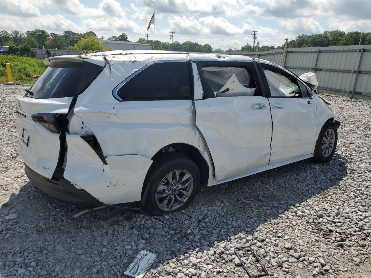 2025 Toyota Sienna Xle - Фото 3