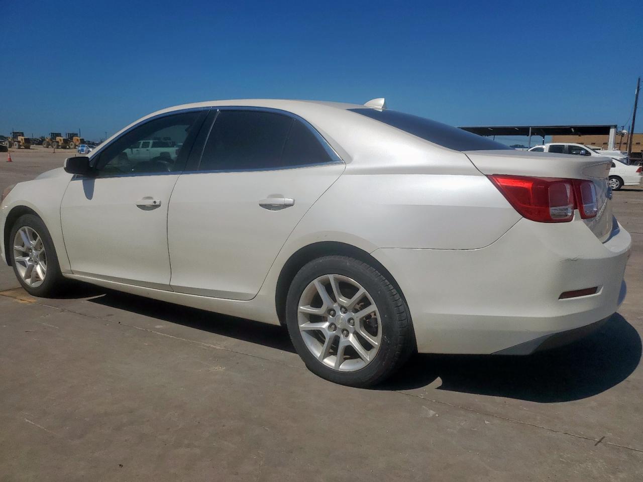 2013 Chevrolet Malibu 1Lt - Фото 2