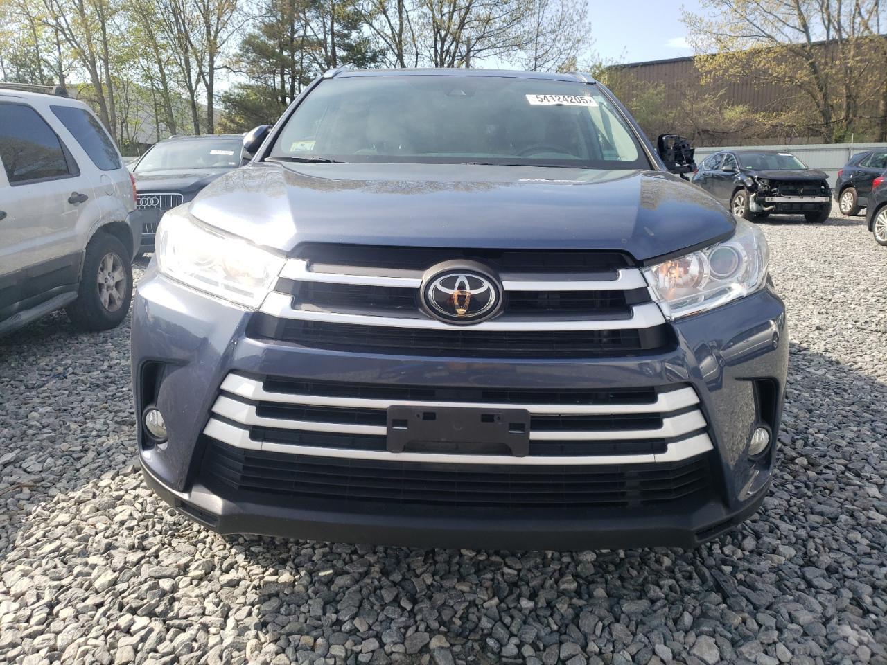 2019 Toyota Highlander Se - Фото 5