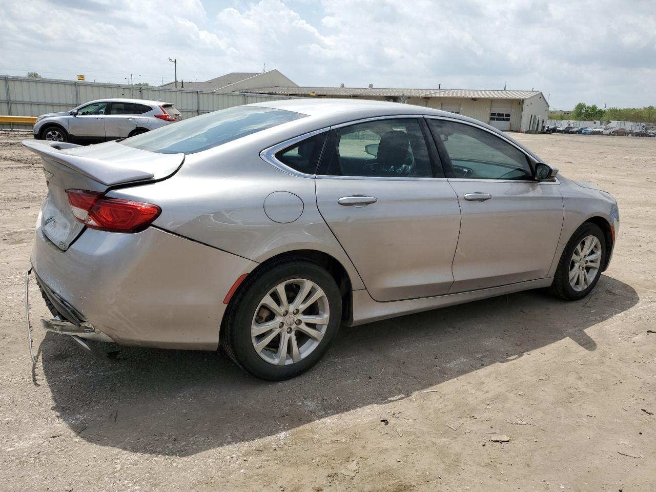 2015 Chrysler 200 Limited - Фото 3