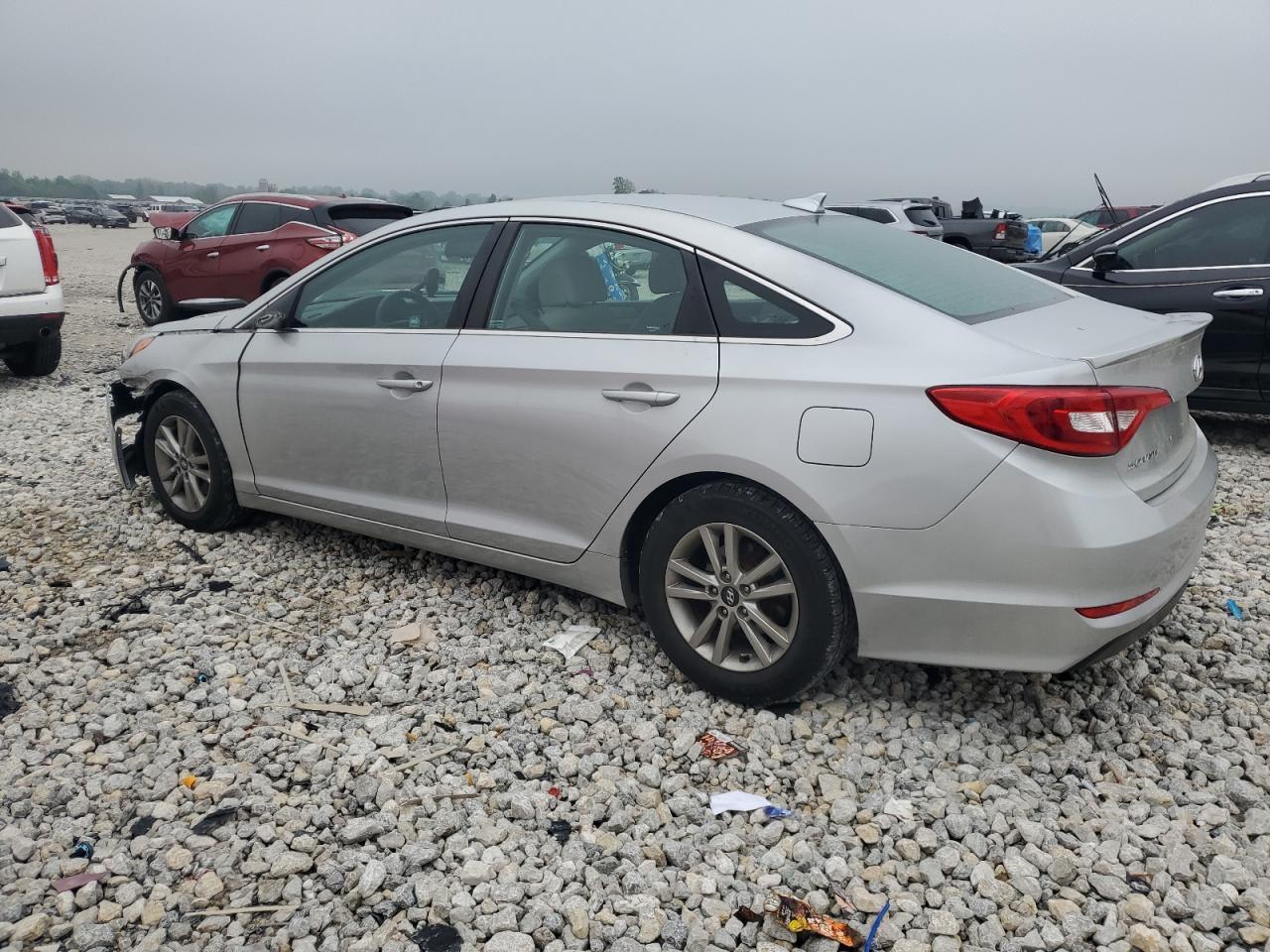 2017 Hyundai Sonata Se - Image 2