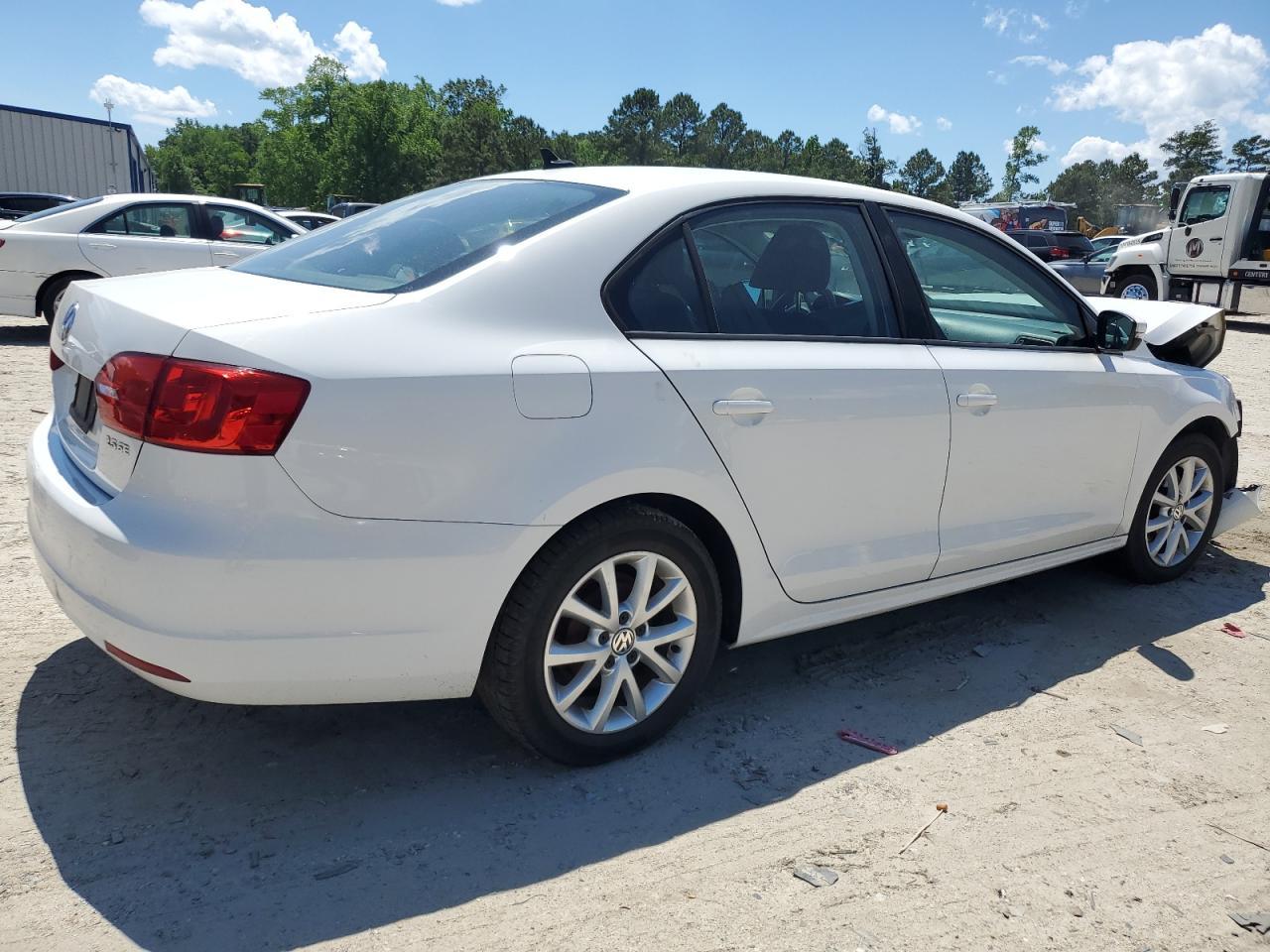 2012 Volkswagen Jetta Se - Image 3