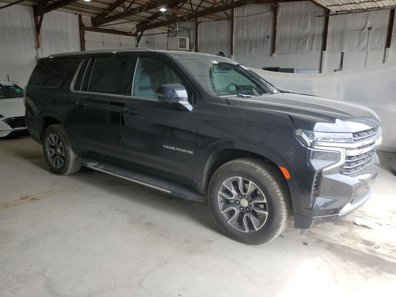 2024 Chevrolet Suburban K1500 Lt - Image 4