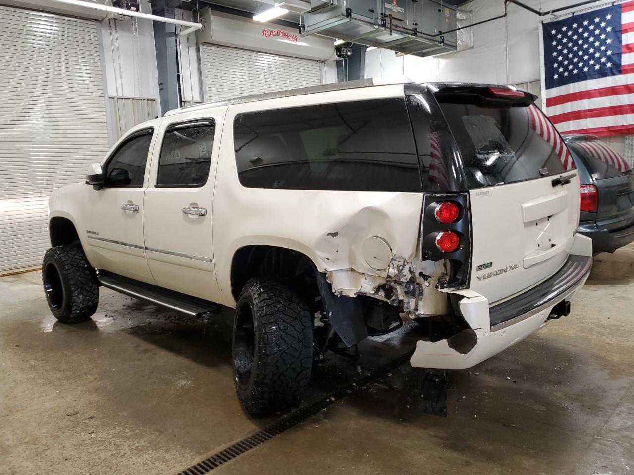 2012 GMC Yukon Xl Denali - Image 2
