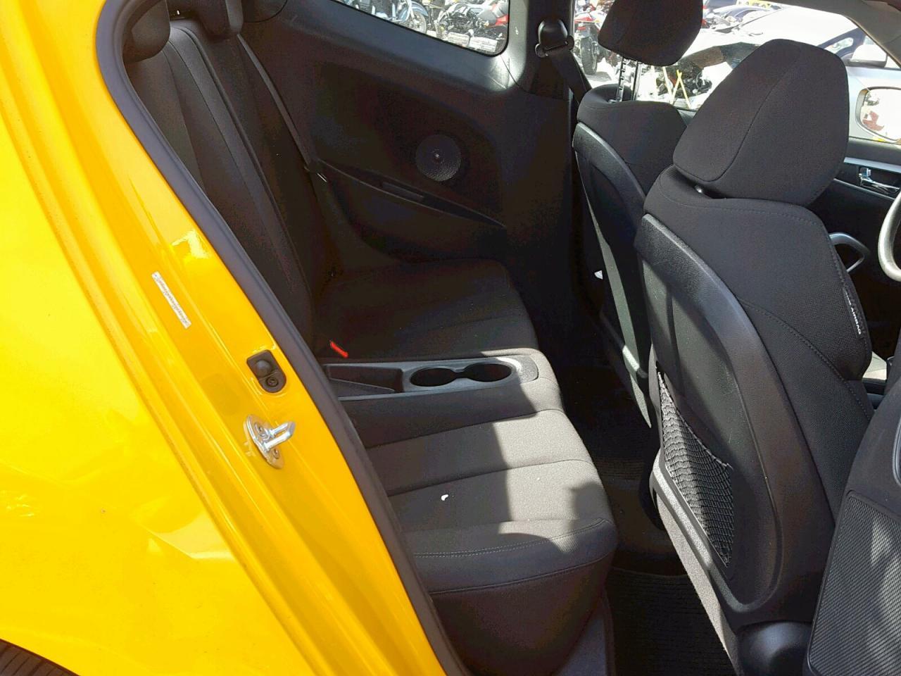 2015 Hyundai Veloster - Фото 6