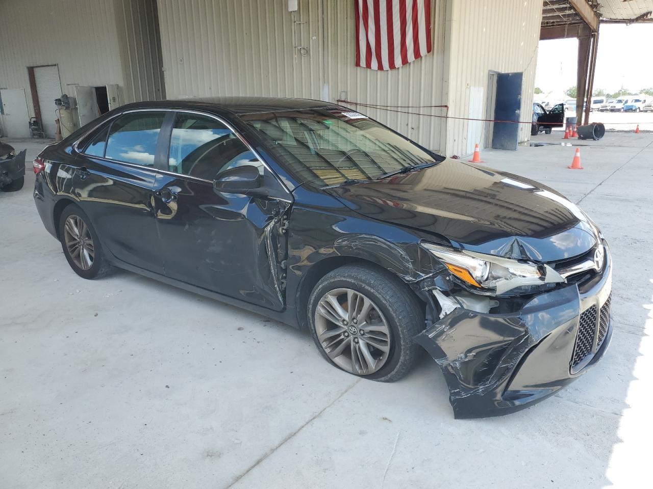2017 Toyota Camry Le - Image 4