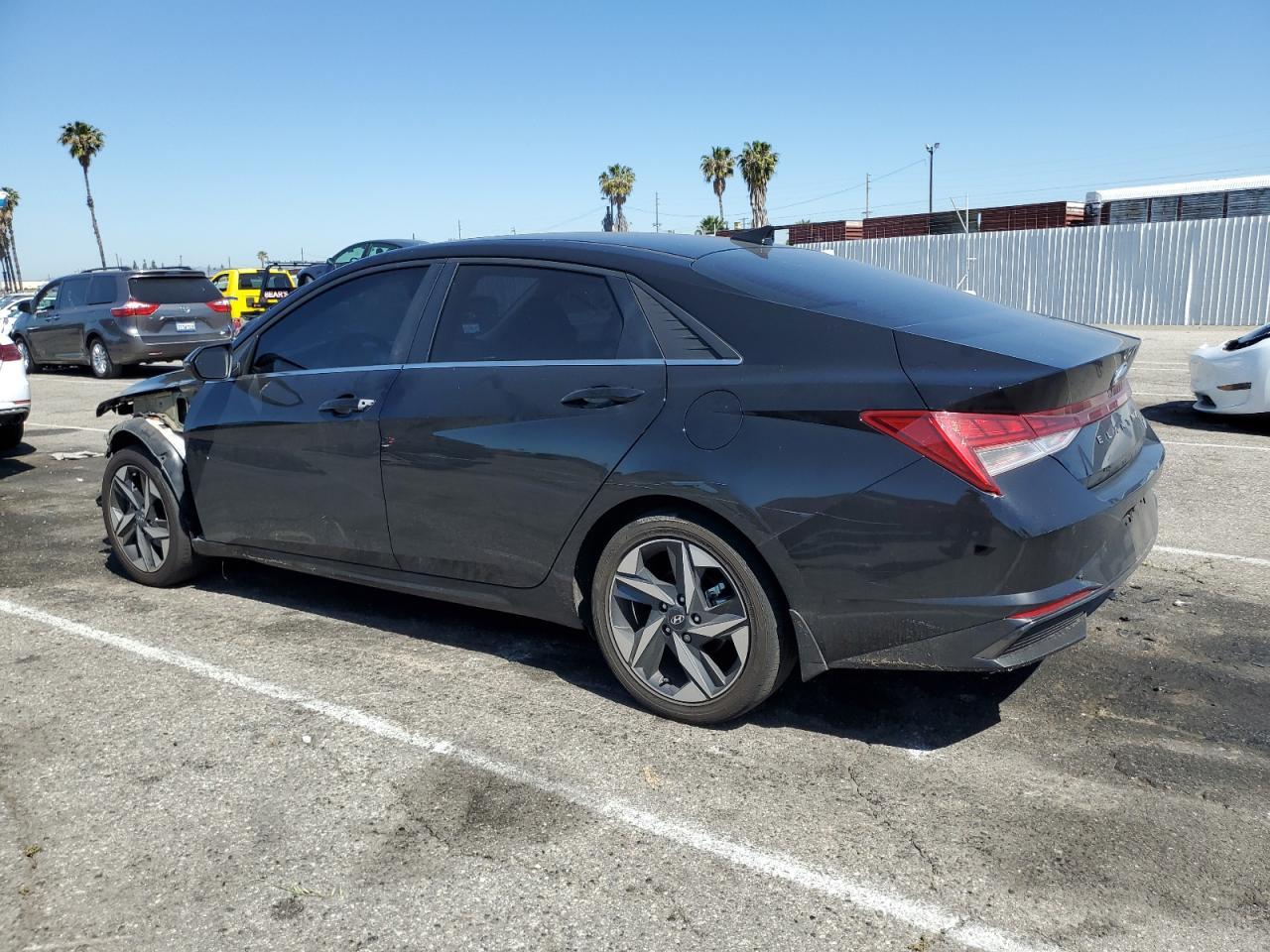 2023 Hyundai Elantra Limited - Image 2