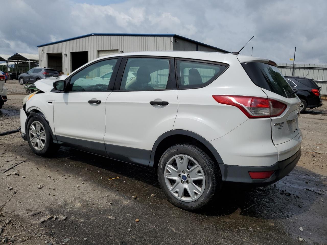 2013 Ford Escape S - Фото 2