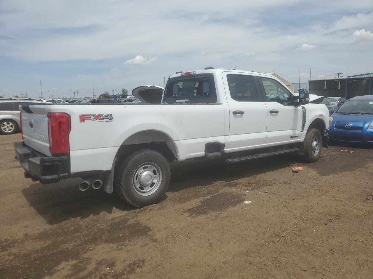 2024 Ford F250 Super Duty - Фото 3