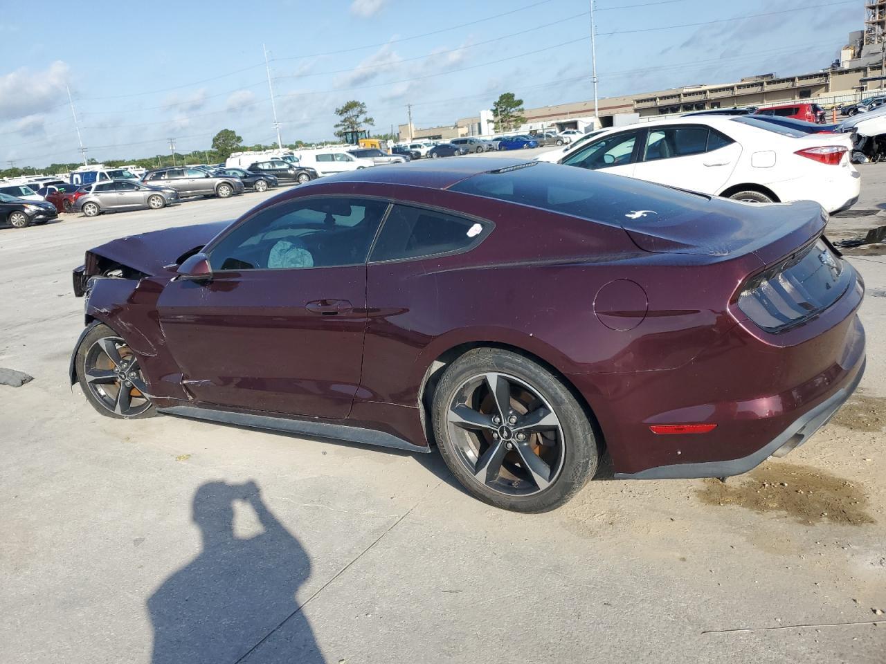 2018 Ford Mustang - Фото 2