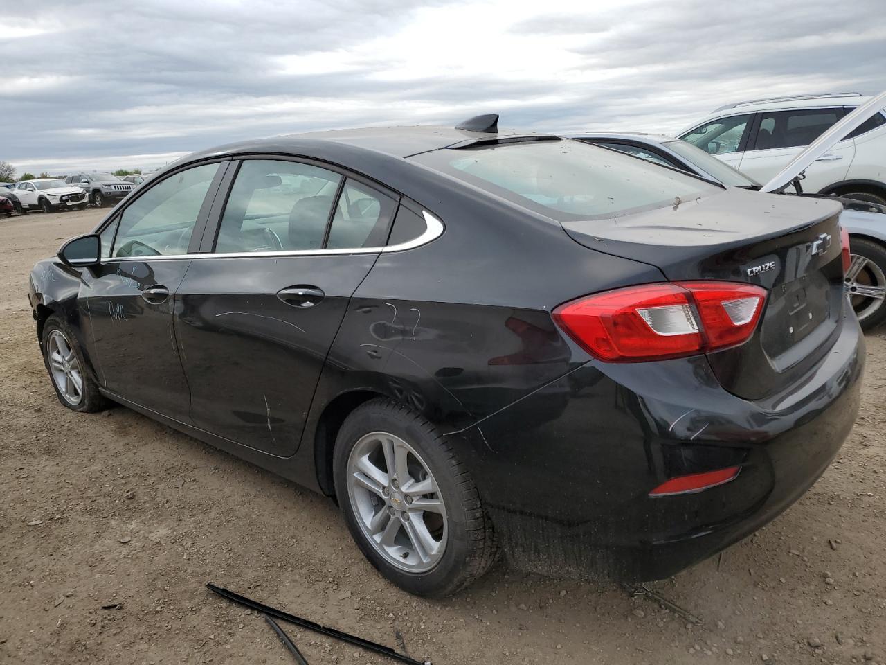2018 Chevrolet Cruze Lt - Image 2