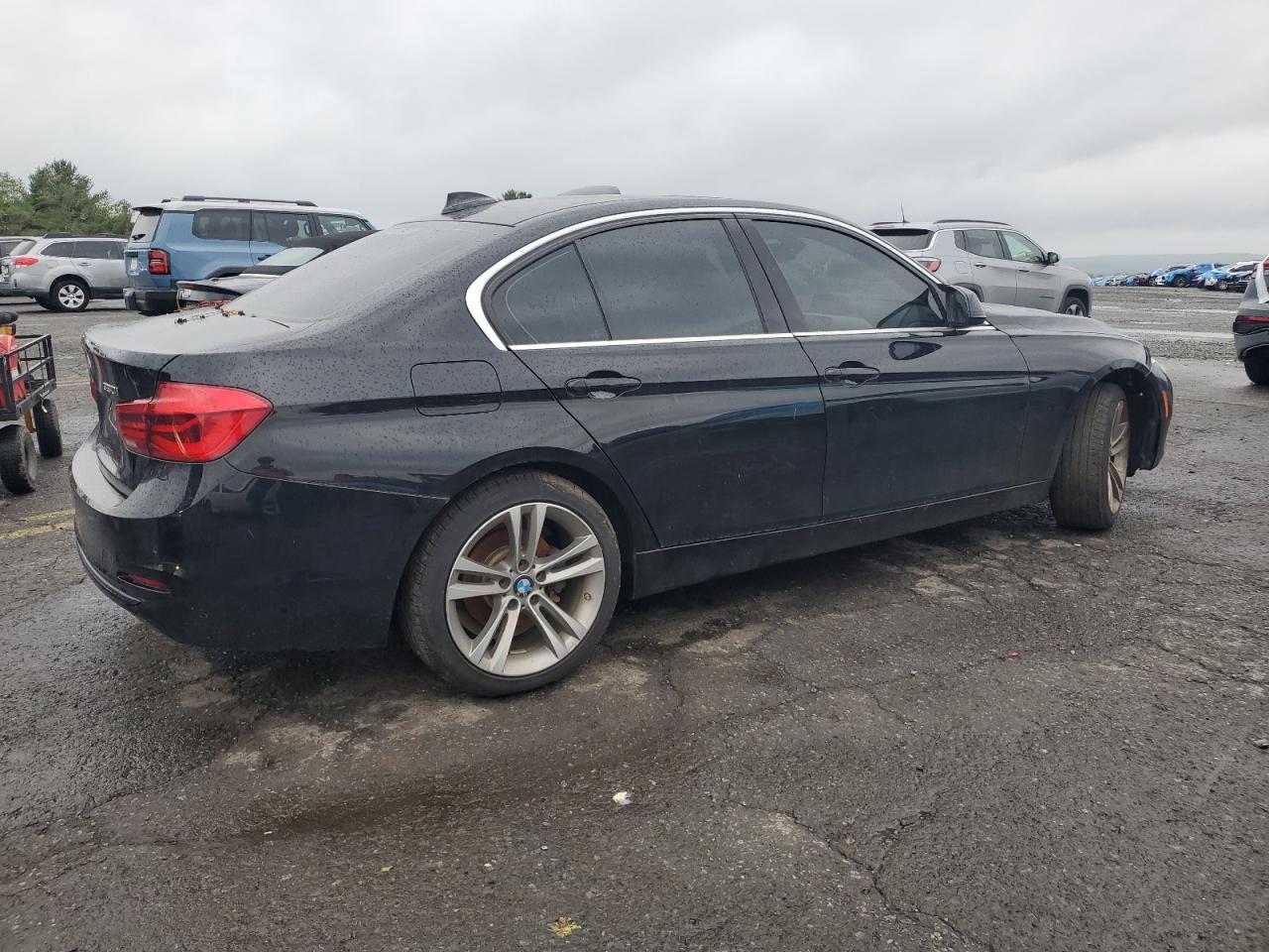 2017 BMW 330 Xi - Фото 3