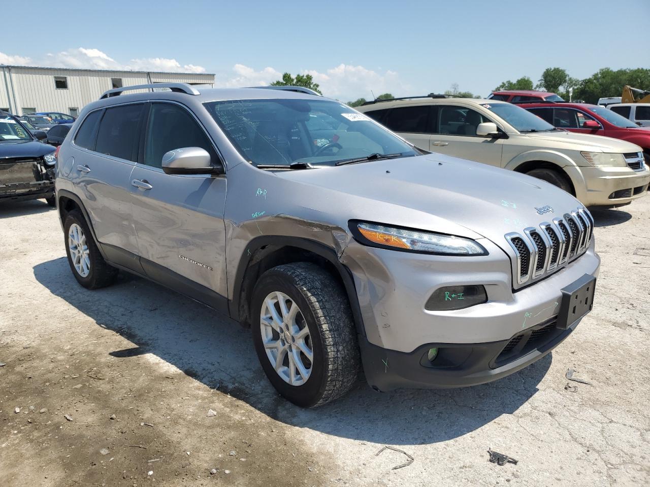 2018 Jeep Cherokee Latitude Plus - Image 4