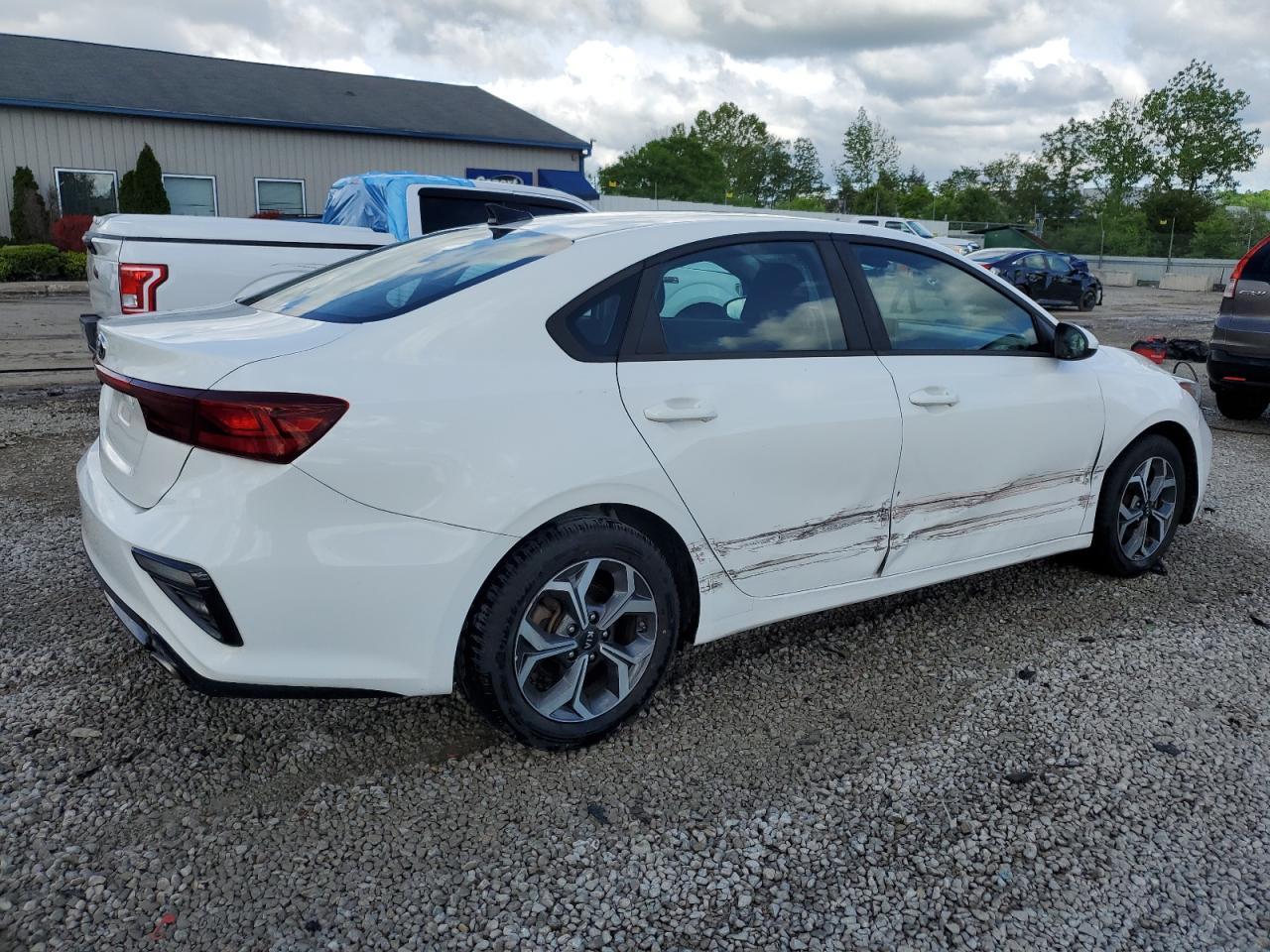 2019 Kia Forte Lxs - Image 3
