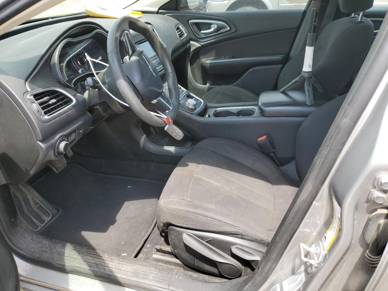 2015 Chrysler 200 Limited - Фото 7