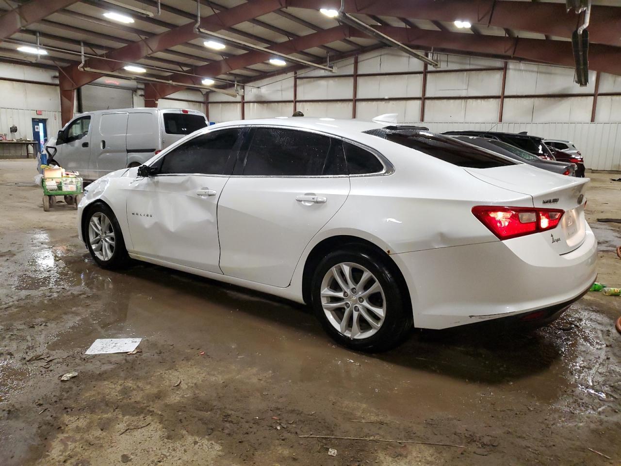 2016 Chevrolet Malibu Lt - Image 2
