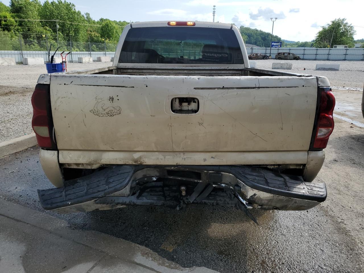 2004 Chevrolet Silverado C1500 - Image 6