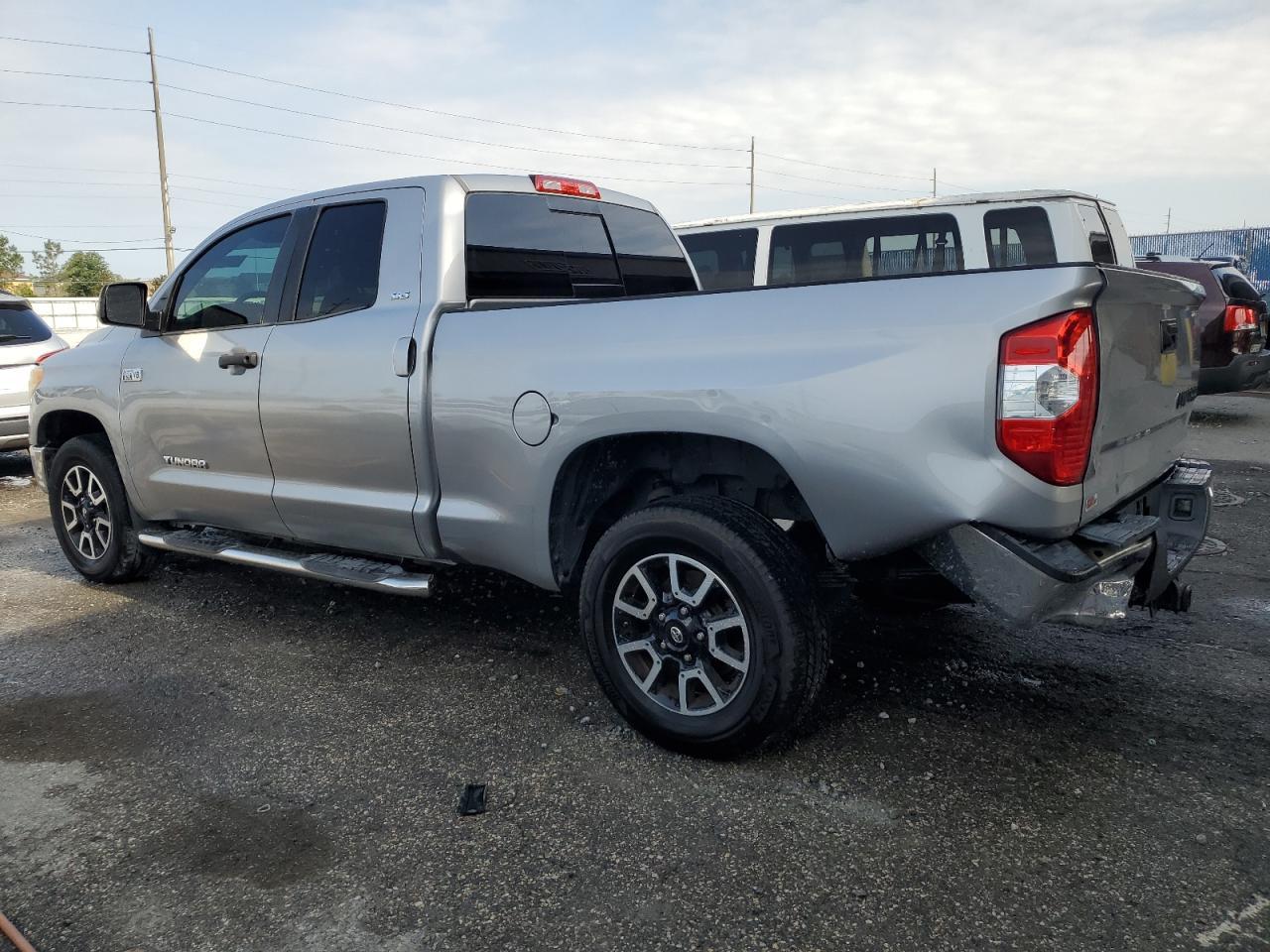 2016 Toyota Tundra Double Cab Sr - Фото 2