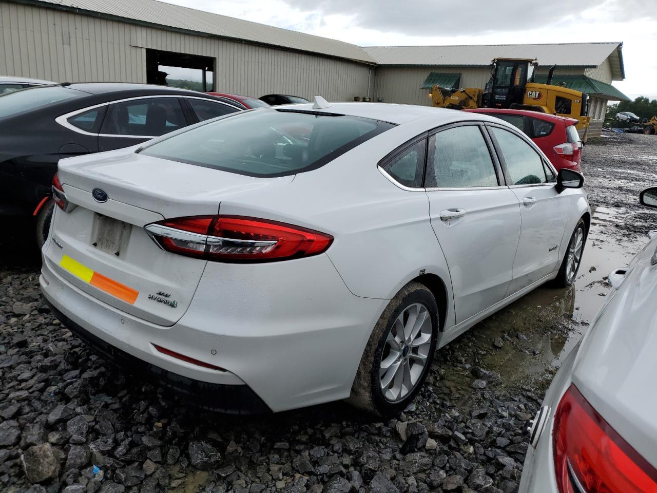 2019 Ford Fusion Se - Image 3