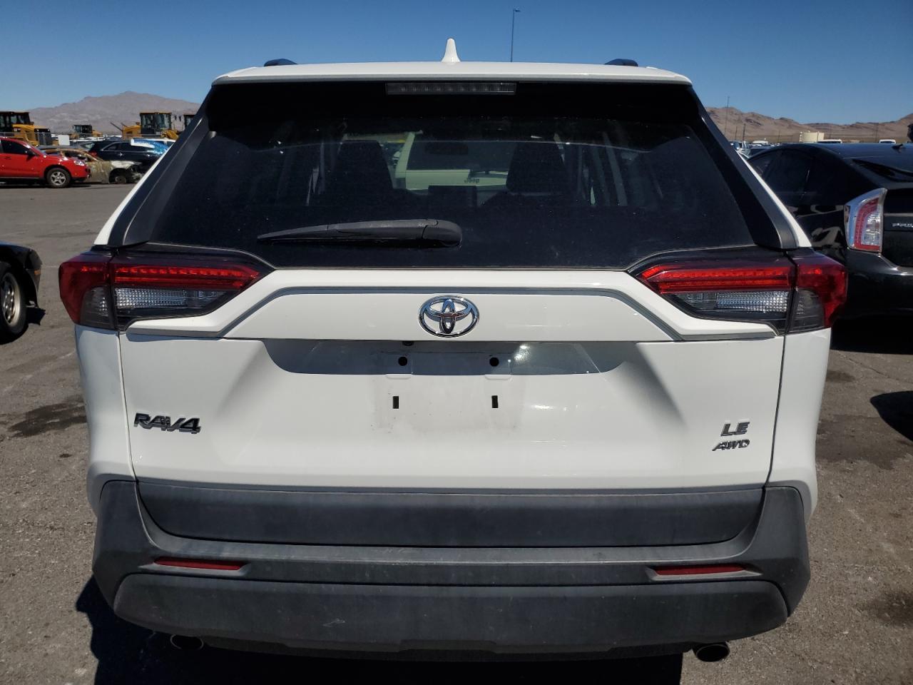 2021 Toyota Rav4 Le - Фото 6