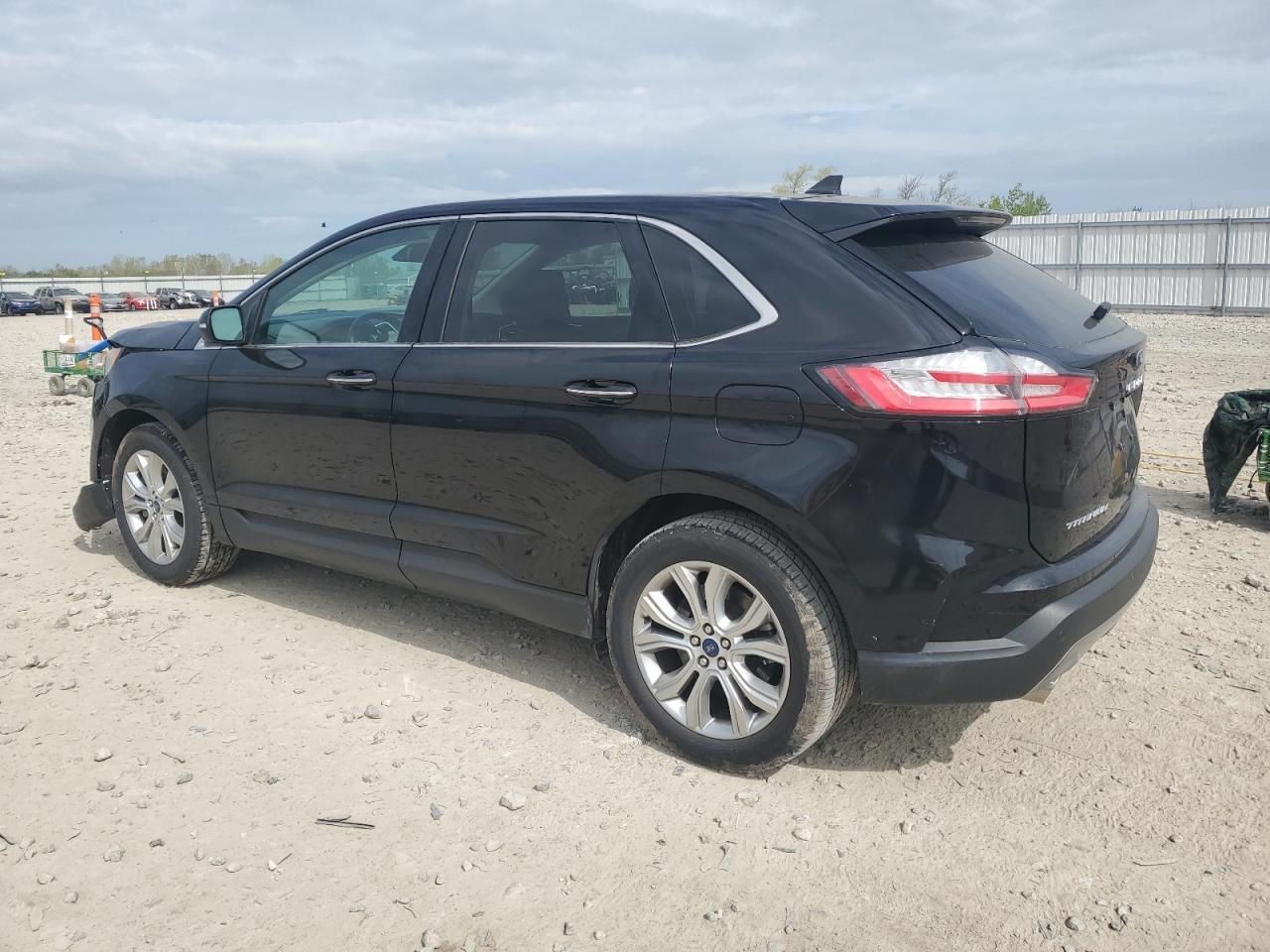 2022 Ford Edge Titanium - Фото 2