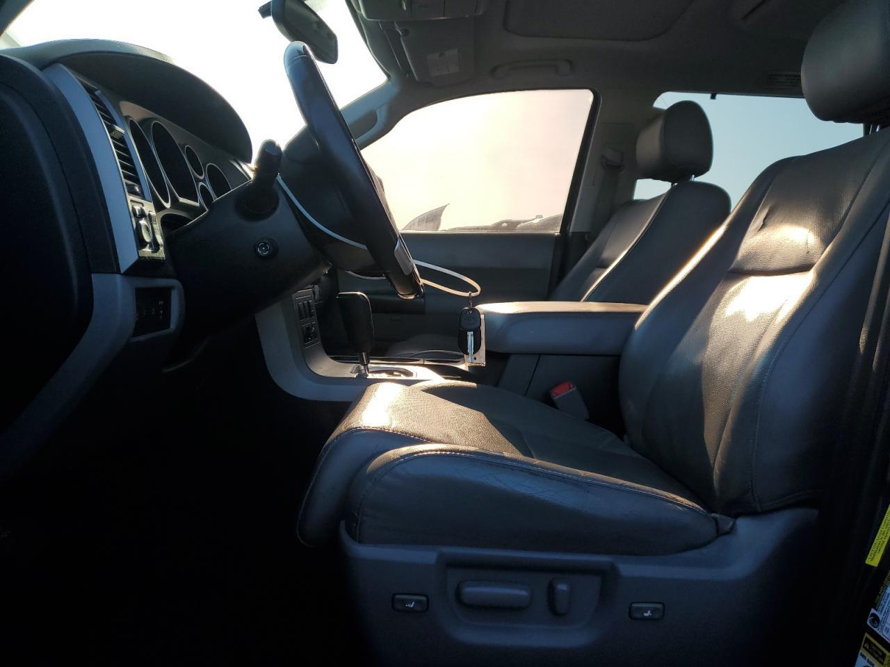 2016 Toyota Sequoia Platinum - Фото 7