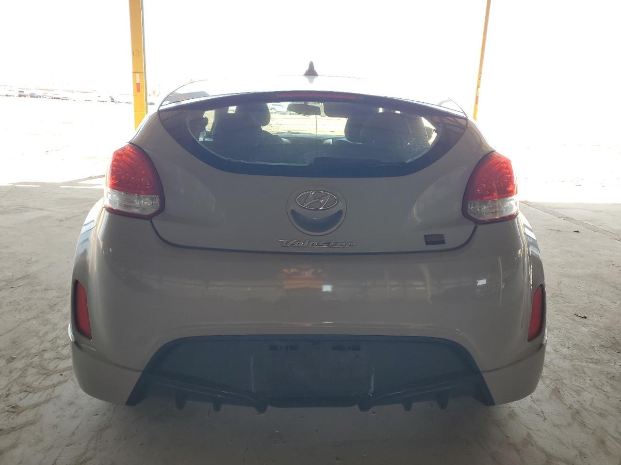 2013 Hyundai Veloster - Фото 6