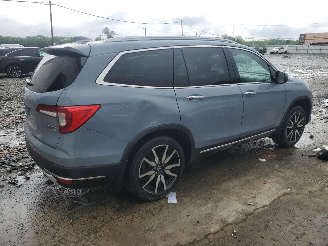 2022 Honda Pilot Touring - Image 3