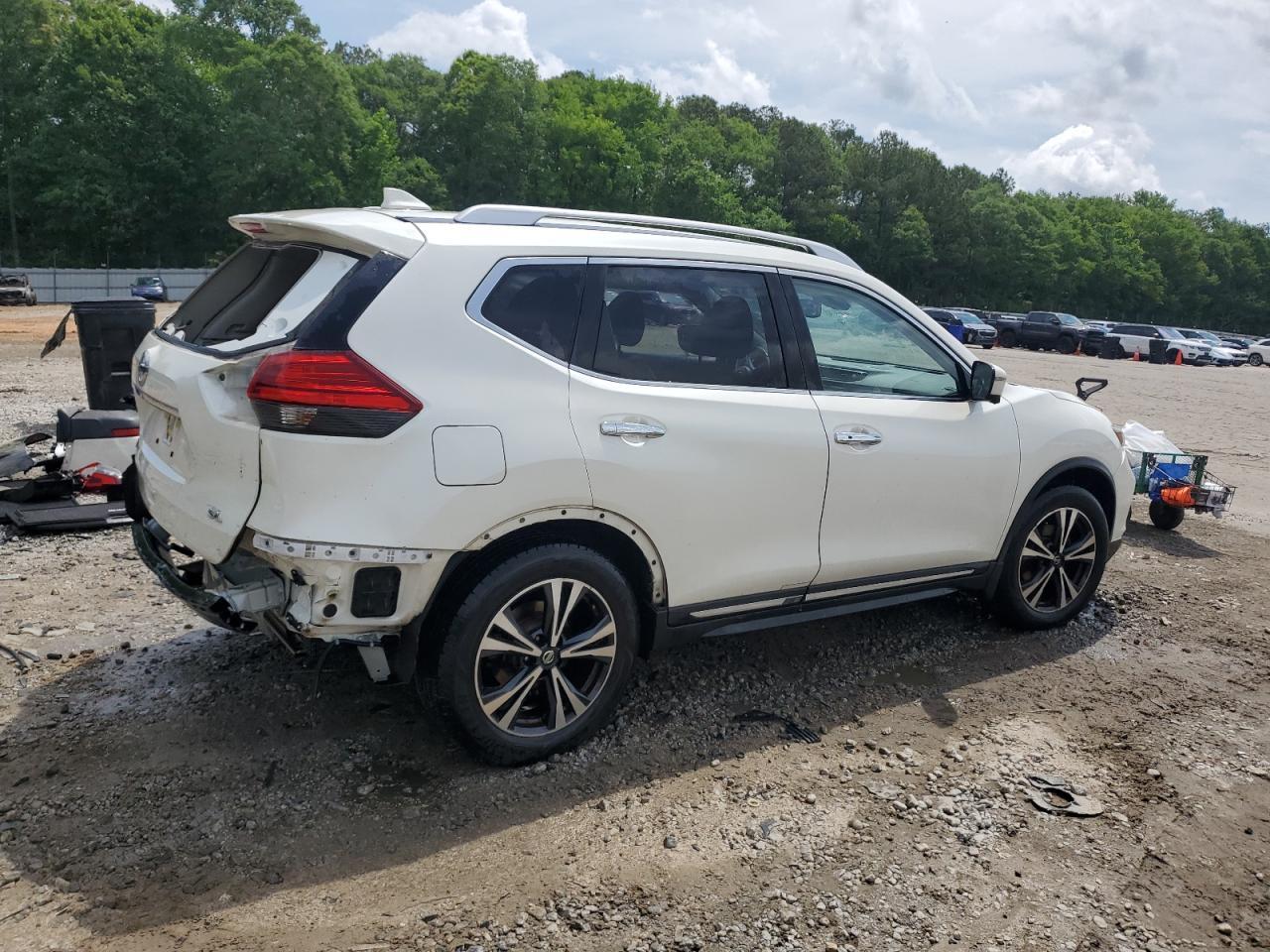 2017 Nissan Rogue S - Image 3