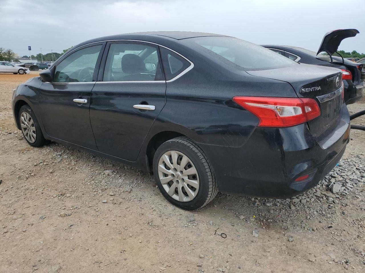 2016 Nissan Sentra S - Фото 2