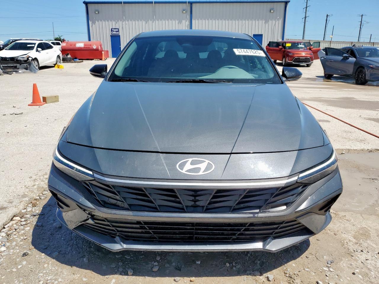 2025 Hyundai Elantra Sel Sport - Image 5