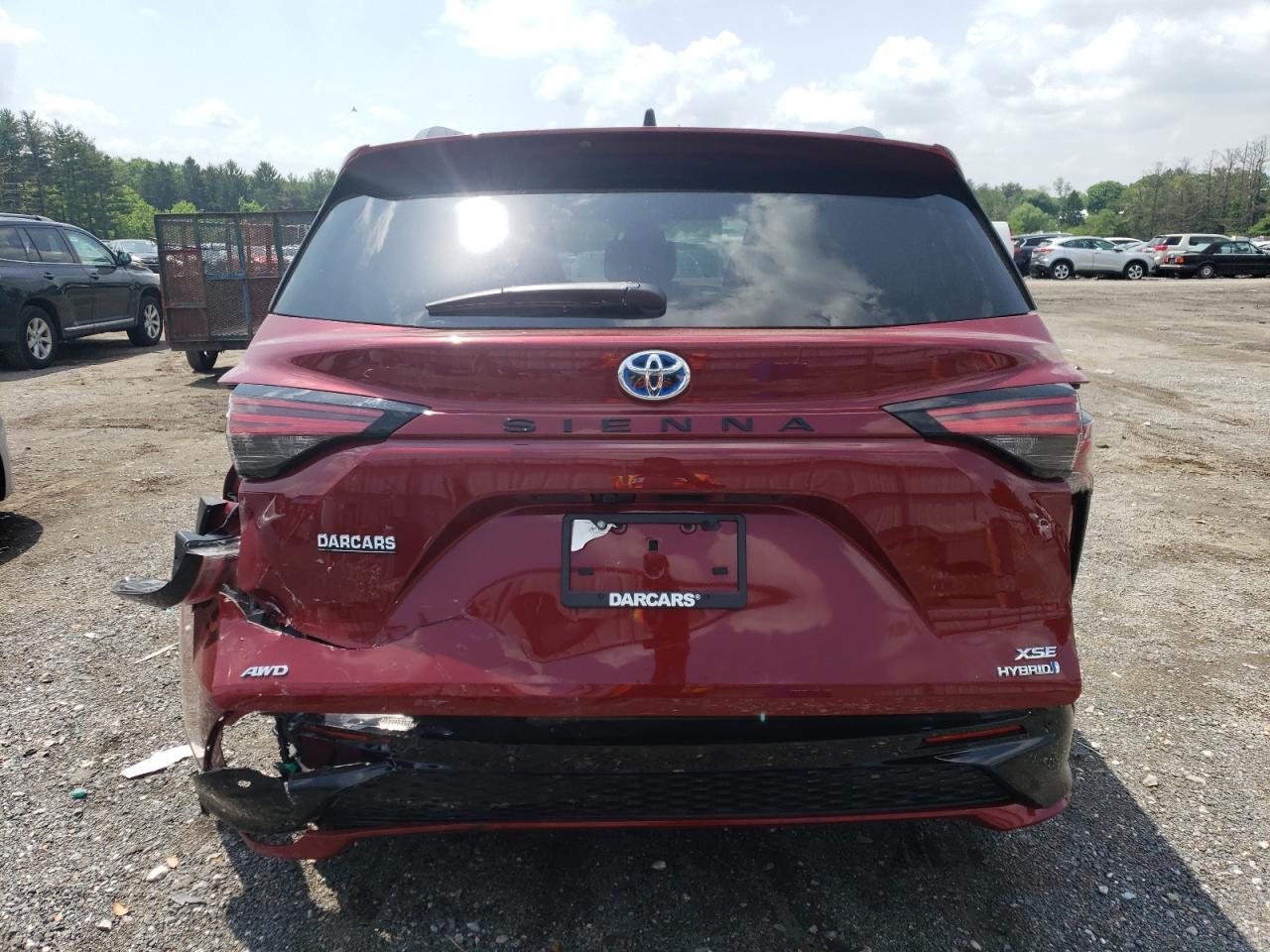 2024 Toyota Sienna Xse - Image 6