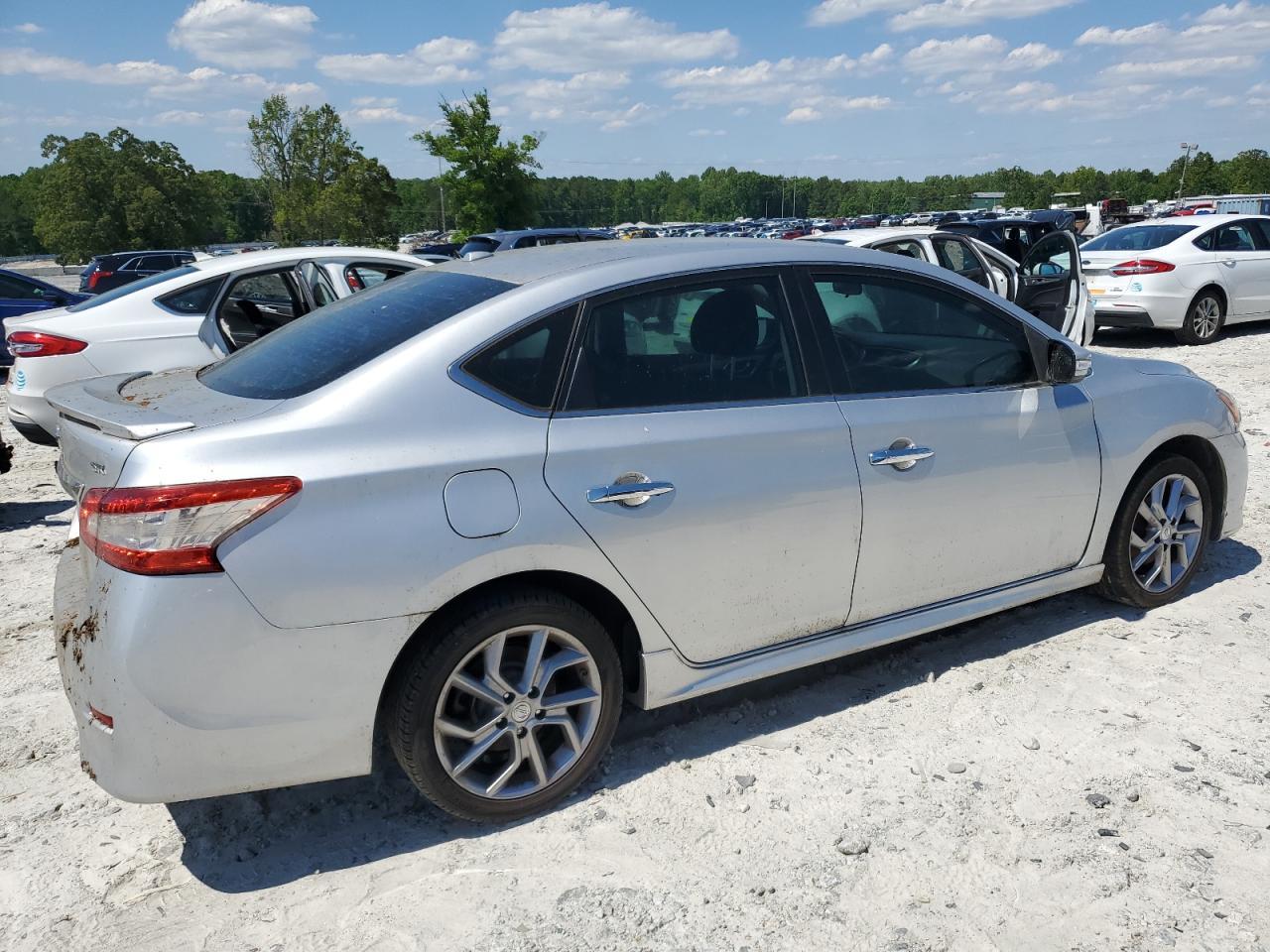 2015 Nissan Sentra S - Фото 3