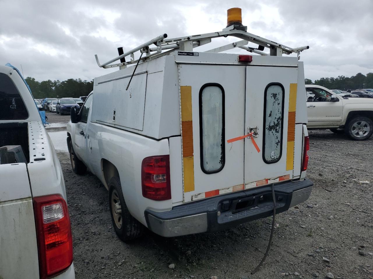 2008 Chevrolet Silverado C1500 - Фото 2