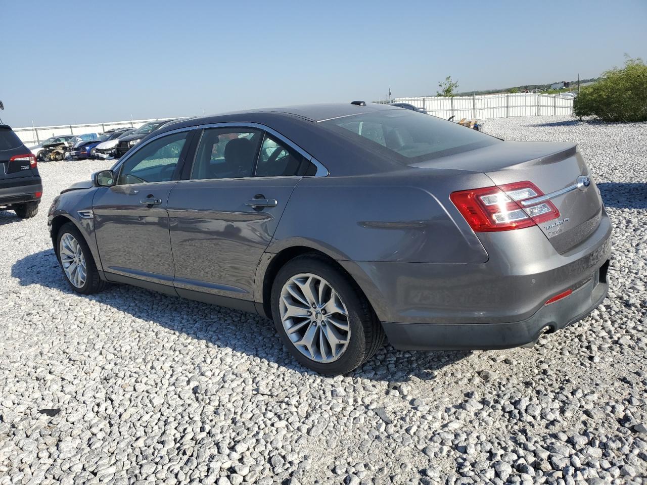2013 Ford Taurus Limited - Фото 2