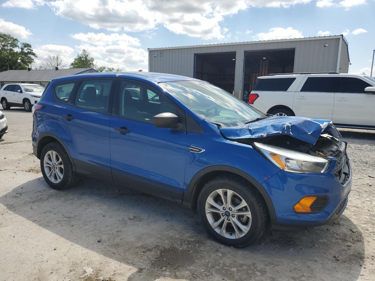 2017 Ford Escape S - Фото 4